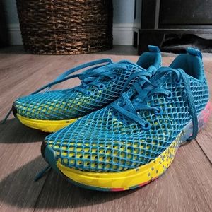 Like new NoBull Glitch Runners